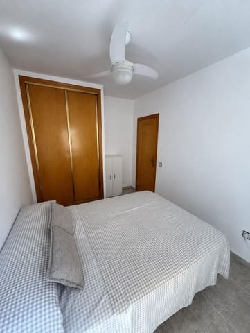 2 soveværelse Lejlighed til leje i Playa de los Náufragos, Torrevieja - € 700 (Ref: 10100387)