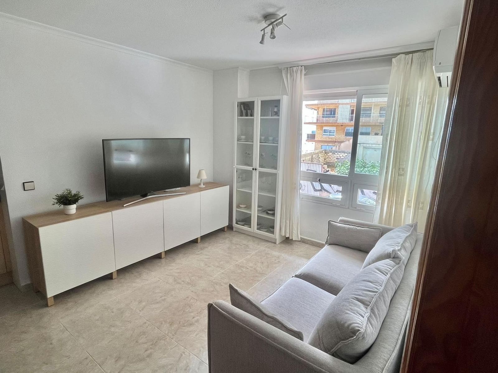 2 soveværelse Lejlighed til leje i Torrevieja - € 700 (Ref: 10100387)