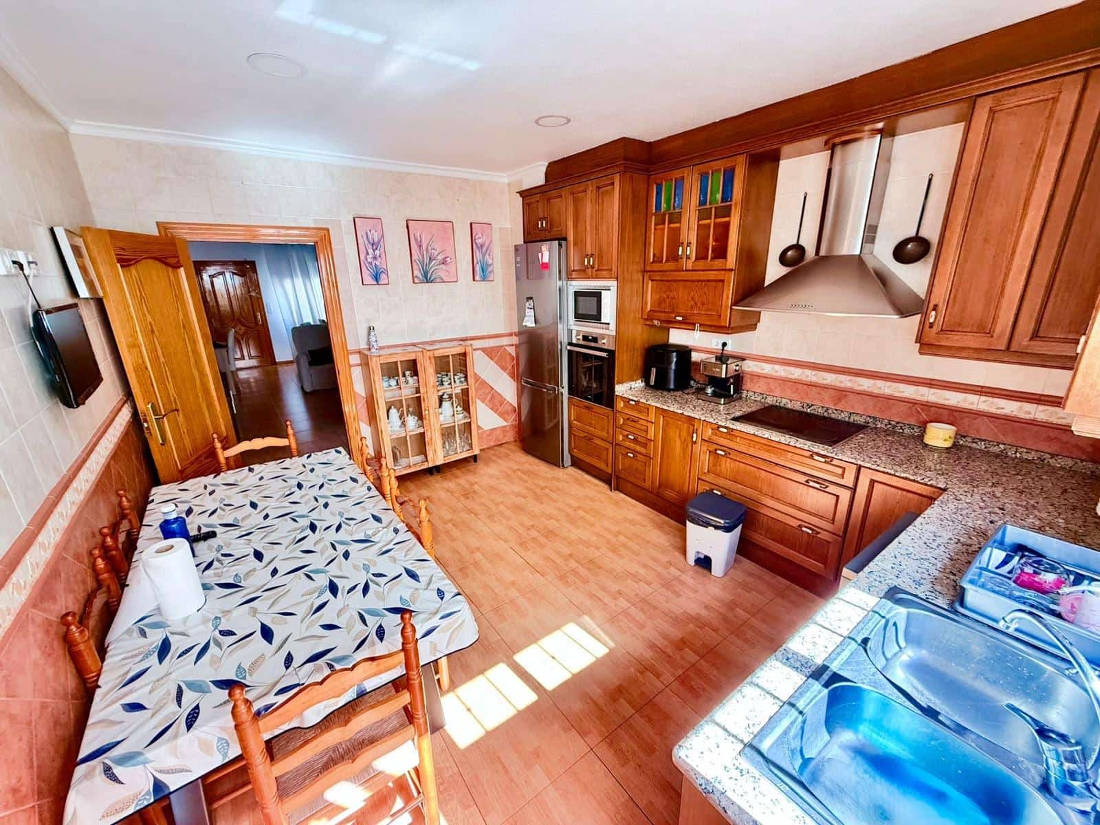 4 makuuhuone Omakotitalo myytävänä paikassa Lo Pagan mukana 
autotalli - 340 000 € (Ref: 10120104)