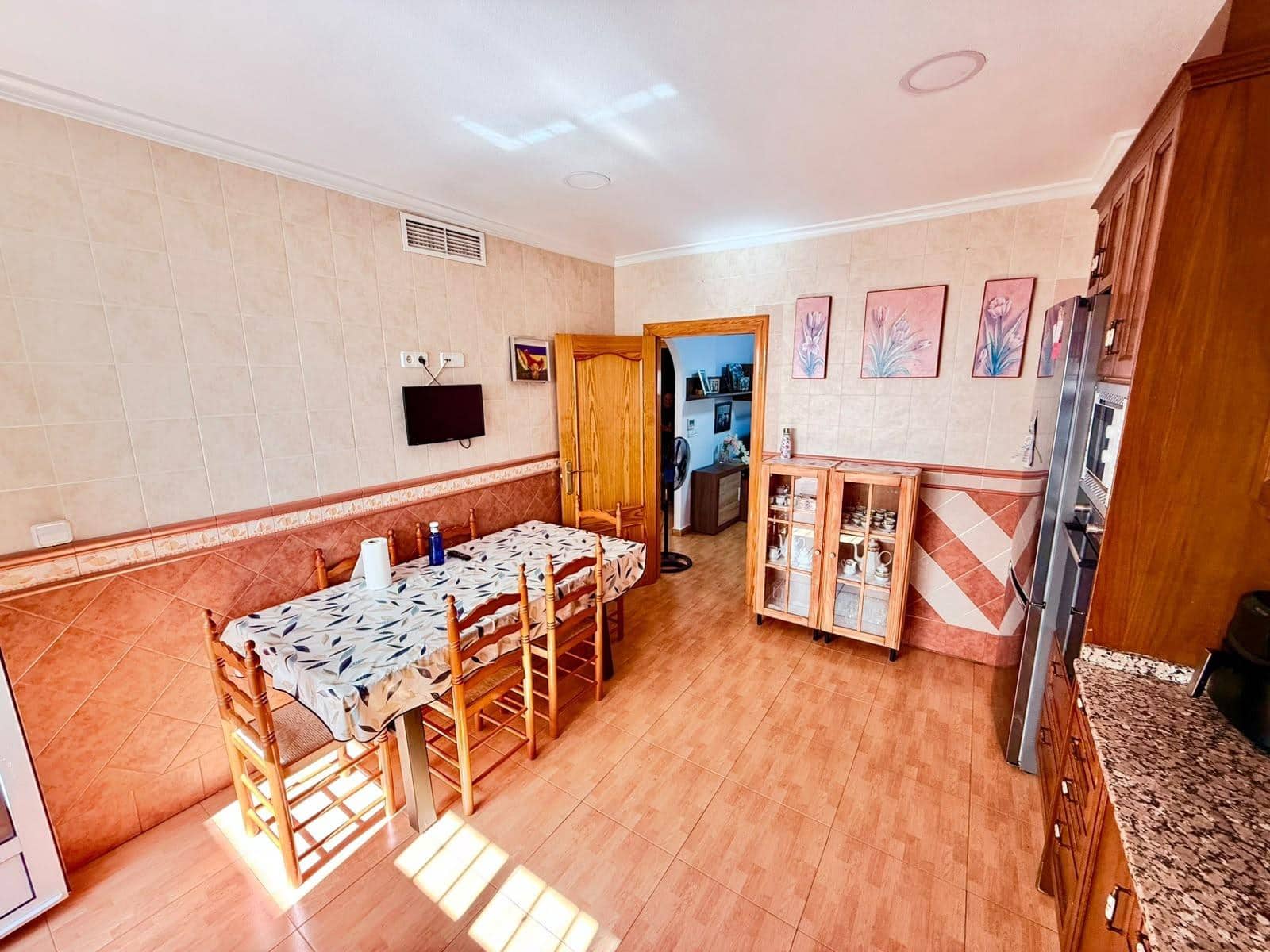 4 makuuhuone Omakotitalo myytävänä paikassa Lo Pagan mukana 
autotalli - 340 000 € (Ref: 10120104)