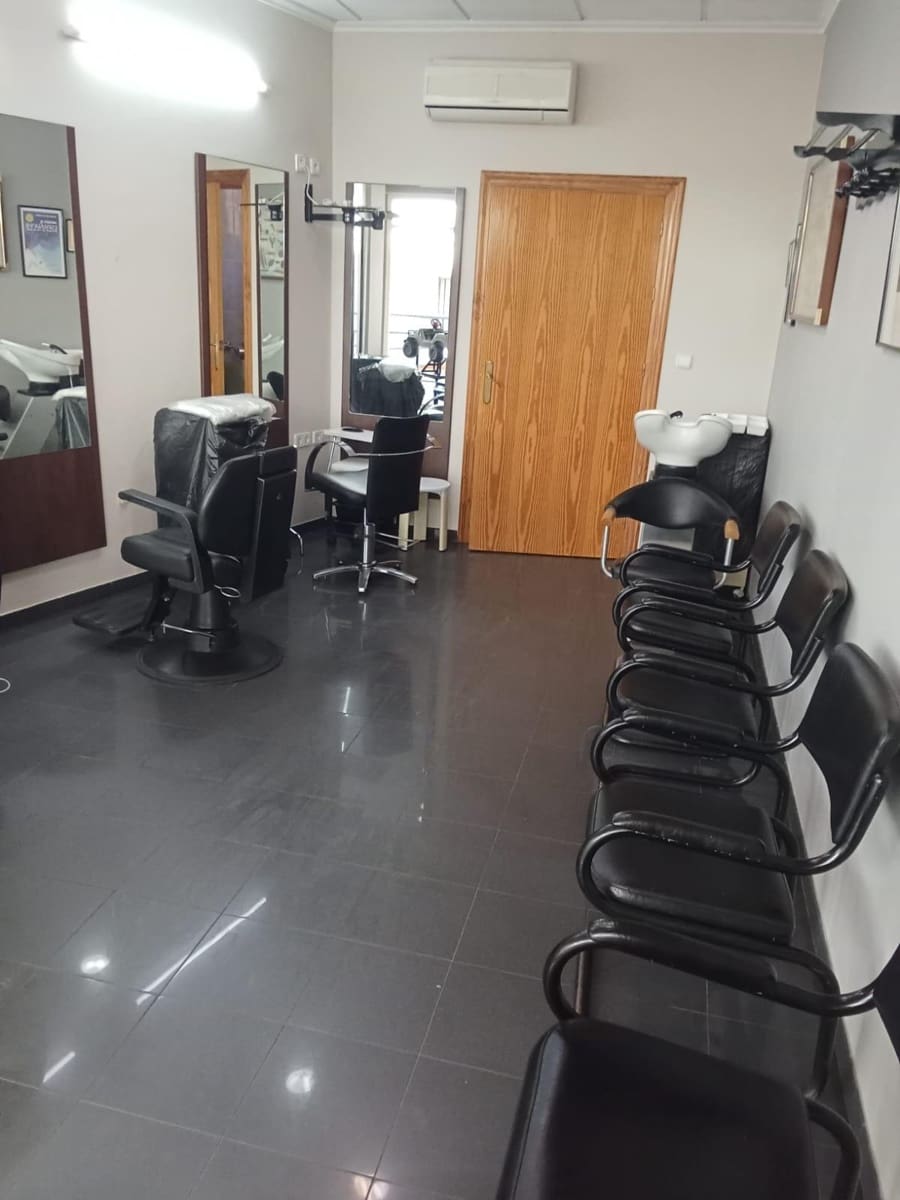 Commercial for rent in Los Nietos - € 500 (Ref: 10157835)