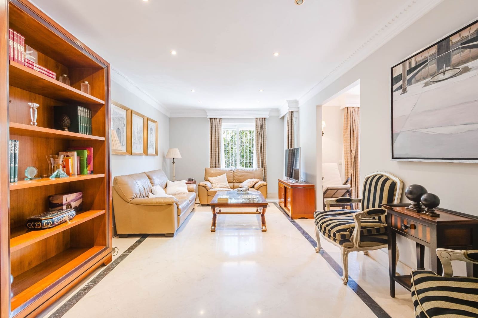 4 slaapkamer Flat te koop in Velez-Malaga - € 310.000 (Ref: 10002455)