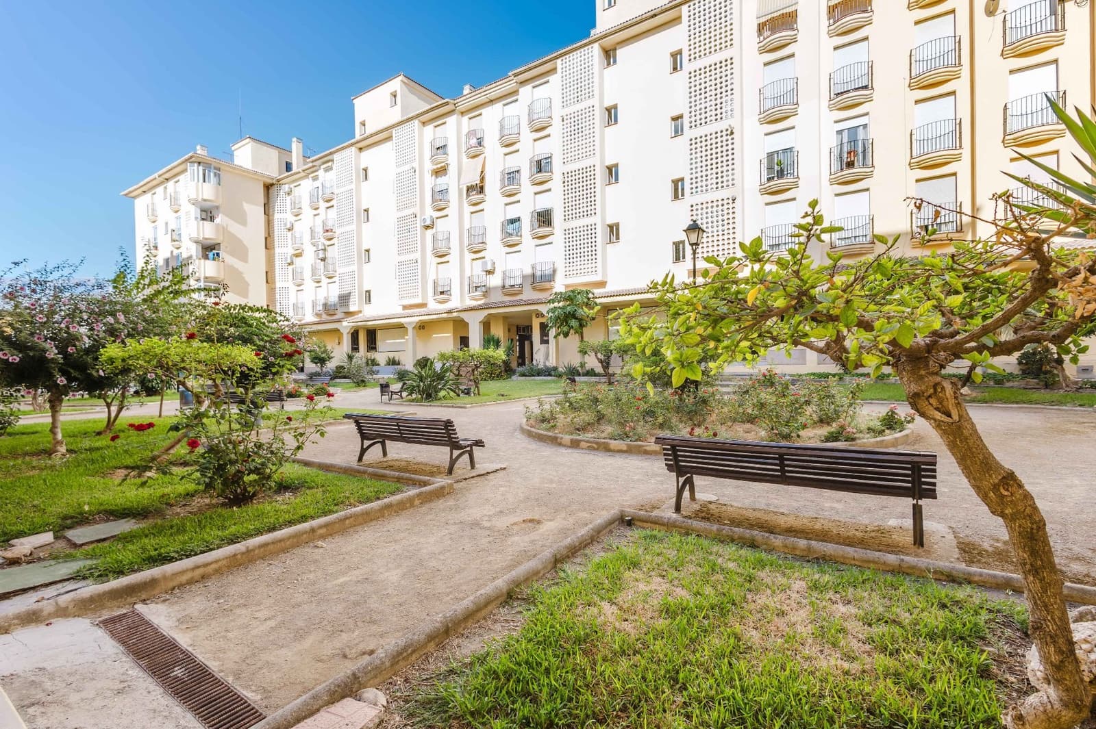 4 slaapkamer Flat te koop in Velez-Malaga - € 310.000 (Ref: 10002455)