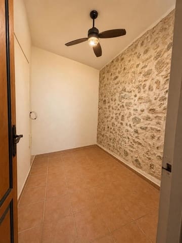 Piso de 2 habitaciones en Ibiza / Eivissa ciudad en venta - 270.000 € (Ref: 10002584)