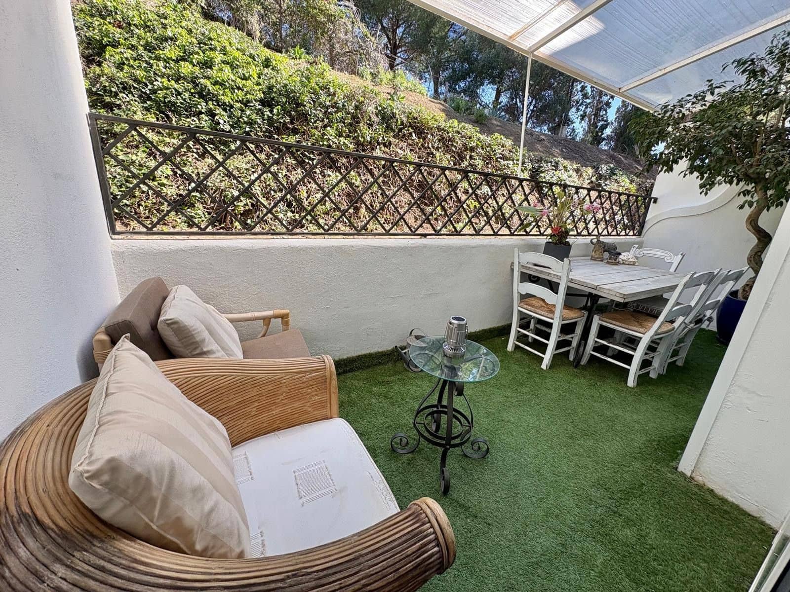 2 quarto Apartamento para venda em Benahavis com piscina - 595 000 € (Ref: 10008298)