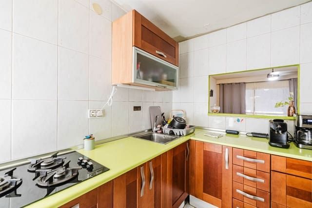 4 sypialnia Mieszkanie na sprzedaż w Miasto Málaga - 280 000 € (Ref: 10010245)