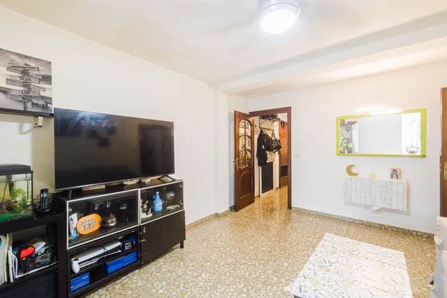 4 sypialnia Mieszkanie na sprzedaż w Miasto Málaga - 280 000 € (Ref: 10010245)