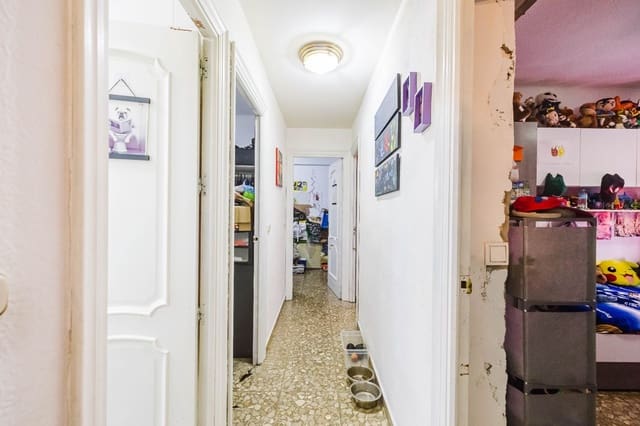 4 sypialnia Mieszkanie na sprzedaż w Miasto Málaga - 280 000 € (Ref: 10010245)