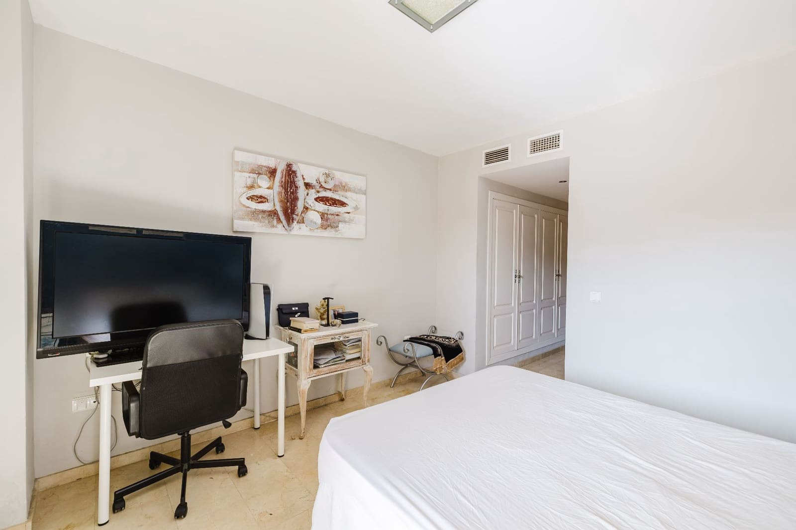 2 soveværelse Lejlighed til salg i Estepona med swimmingpool garage - € 380.000 (Ref: 10015031)
