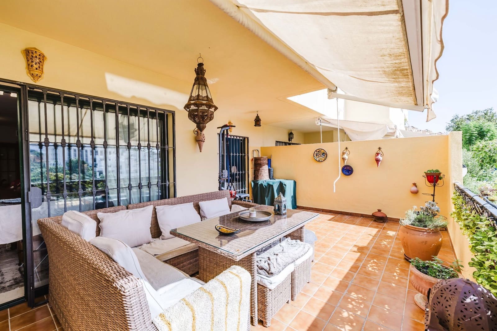 2 soveværelse Lejlighed til salg i Estepona med swimmingpool garage - € 380.000 (Ref: 10015031)