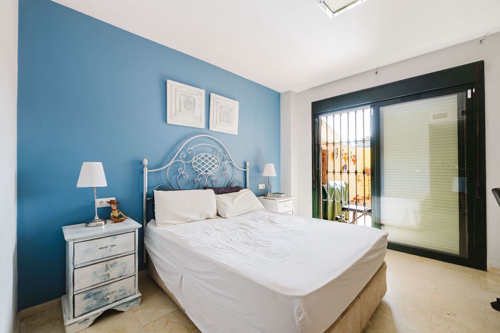 2 soveværelse Lejlighed til salg i Estepona med swimmingpool garage - € 380.000 (Ref: 10015031)