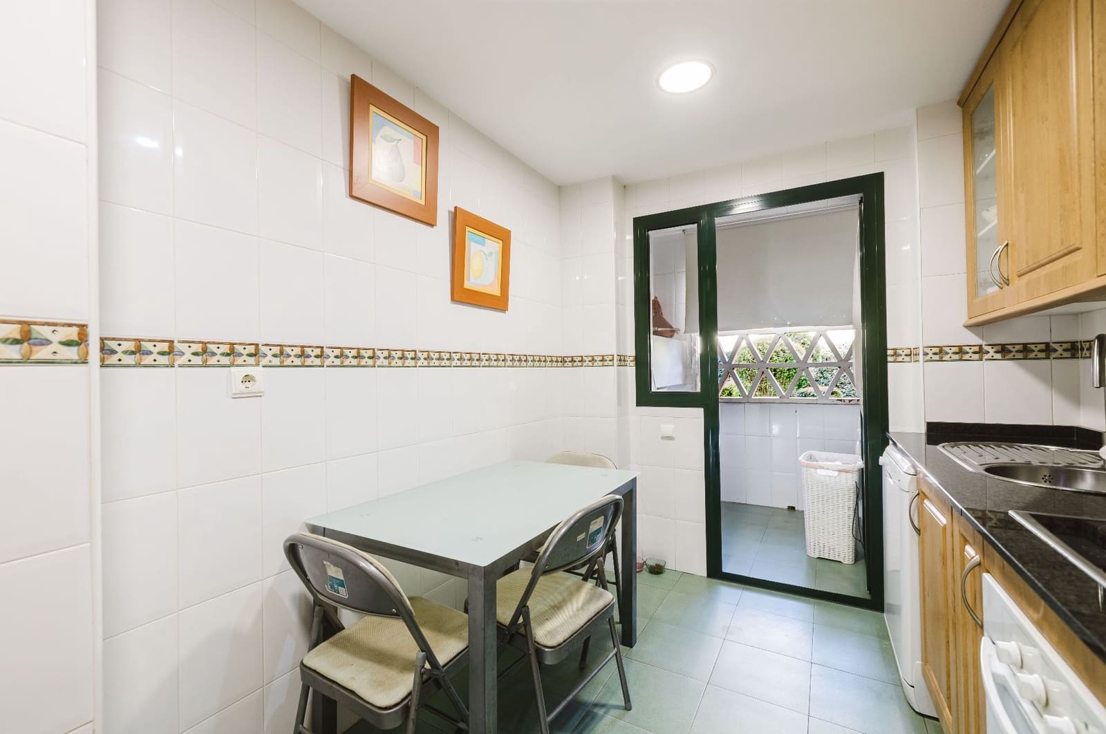 2 soveværelse Lejlighed til salg i Estepona med swimmingpool garage - € 380.000 (Ref: 10015031)