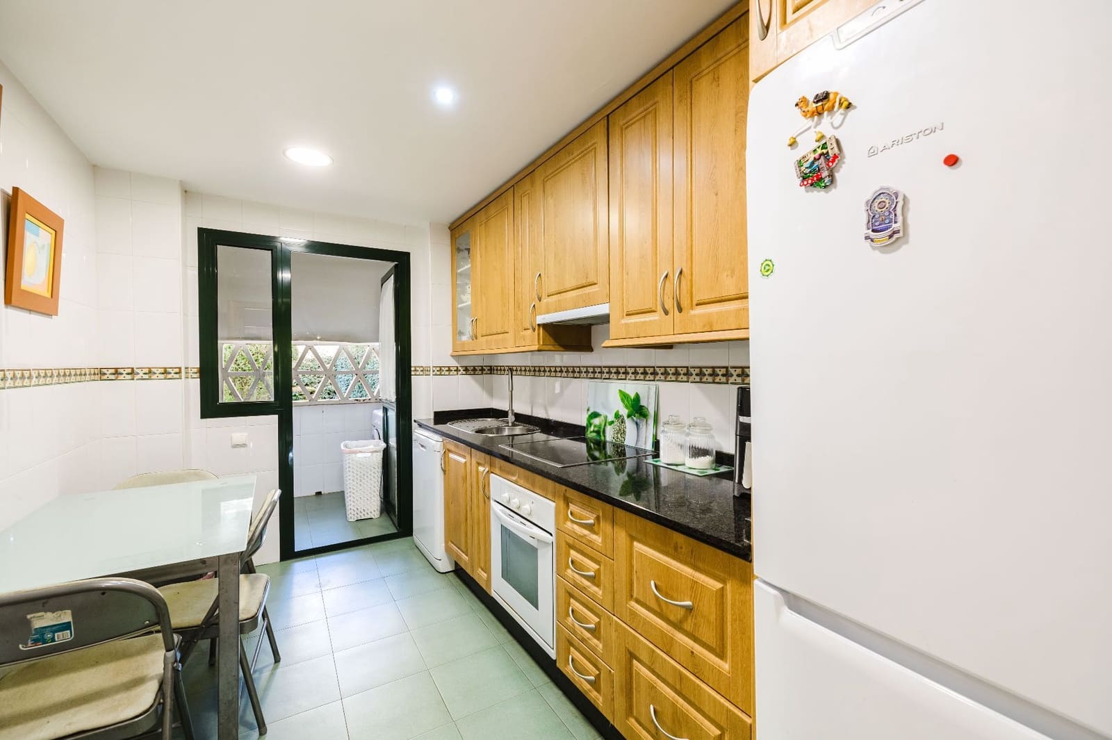 2 soveværelse Lejlighed til salg i Estepona med swimmingpool garage - € 380.000 (Ref: 10015031)