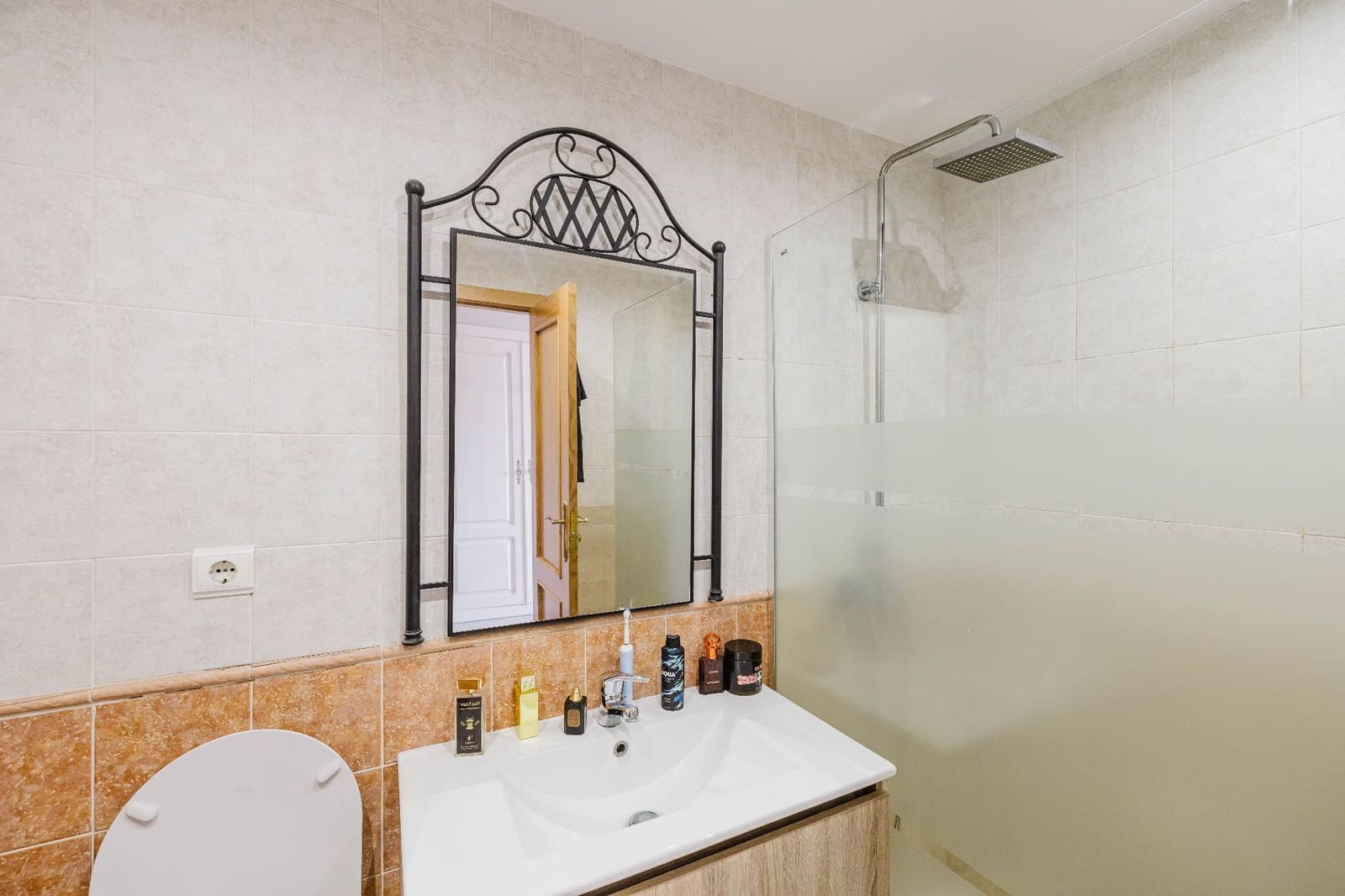 2 soveværelse Lejlighed til salg i Estepona med swimmingpool garage - € 380.000 (Ref: 10015031)