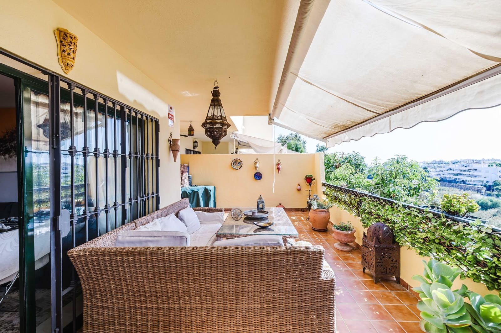 2 soveværelse Lejlighed til salg i Estepona med swimmingpool garage - € 380.000 (Ref: 10015031)