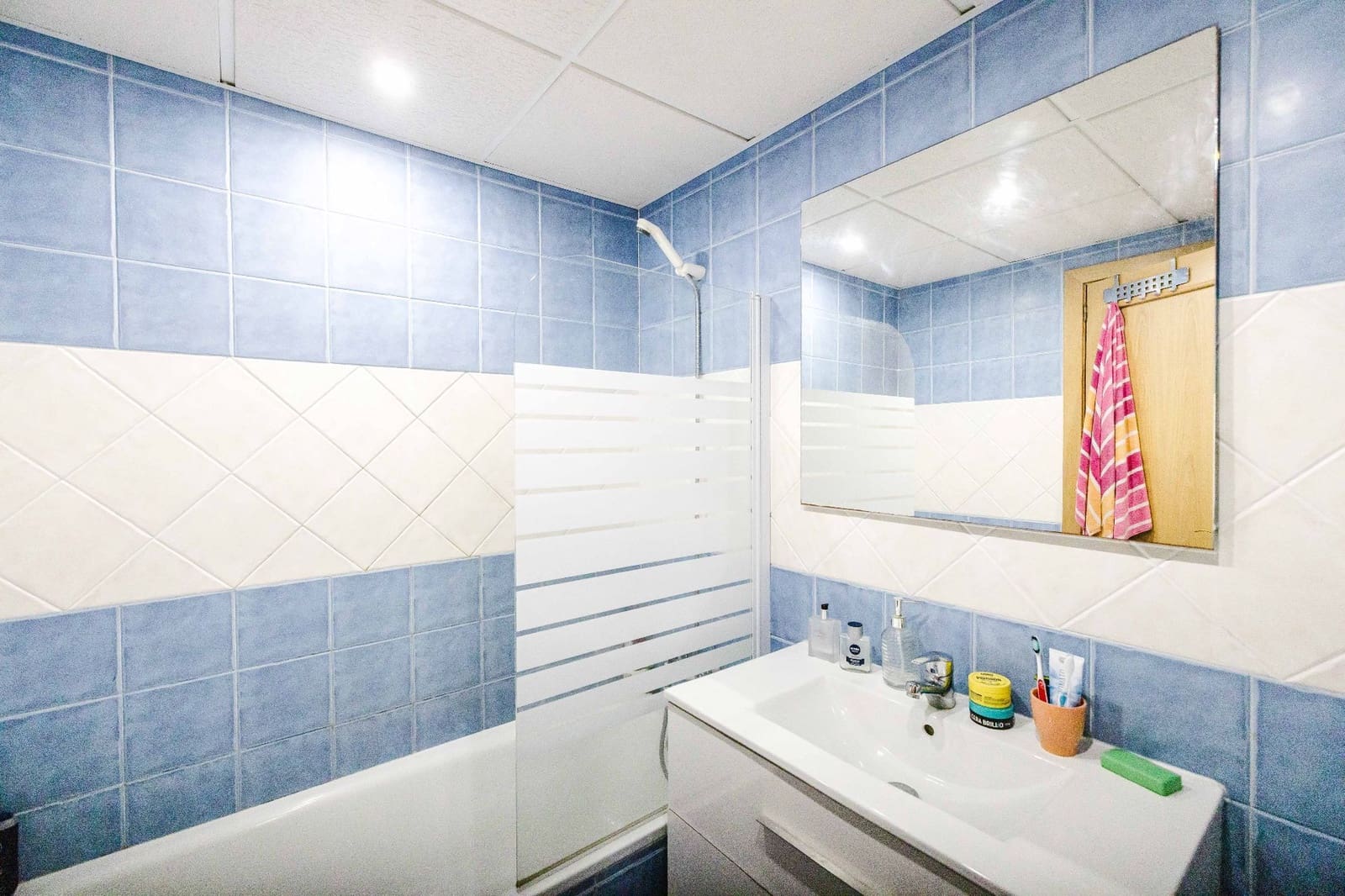 2 soveværelse Lejlighed til salg i Estepona med swimmingpool garage - € 380.000 (Ref: 10015031)