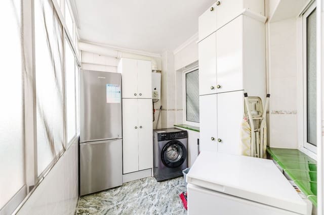 3 slaapkamer Flat te koop in Málaga stad - € 295.000 (Ref: 10017037)