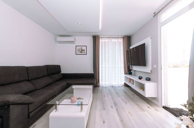 3 bedroom Flat for sale in Ibiza / Eivissa town with garage - € 648,000 (Ref: 10017038)