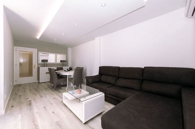 3 bedroom Flat for sale in Ibiza / Eivissa town with garage - € 648,000 (Ref: 10017038)