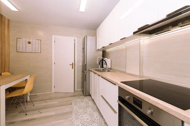 3 bedroom Flat for sale in Ibiza / Eivissa town with garage - € 648,000 (Ref: 10017038)