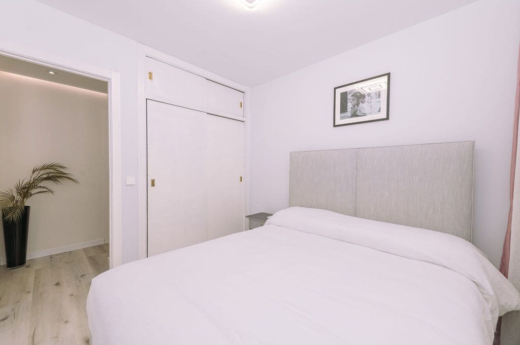 3 bedroom Flat for sale in Ibiza / Eivissa town with garage - € 648,000 (Ref: 10017038)