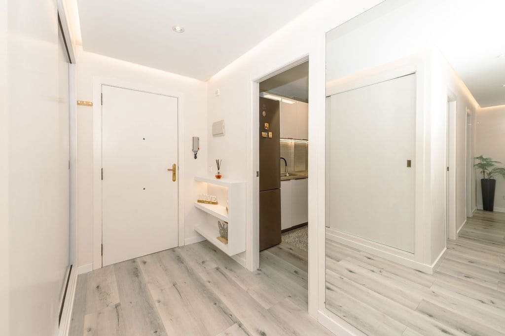 3 bedroom Flat for sale in Ibiza / Eivissa town with garage - € 648,000 (Ref: 10017038)