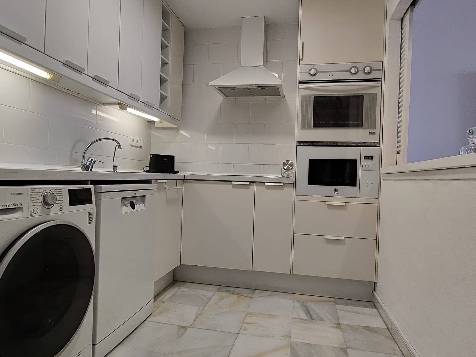 1 bedroom Flat for sale in Marbella - € 656,000 (Ref: 10017040)