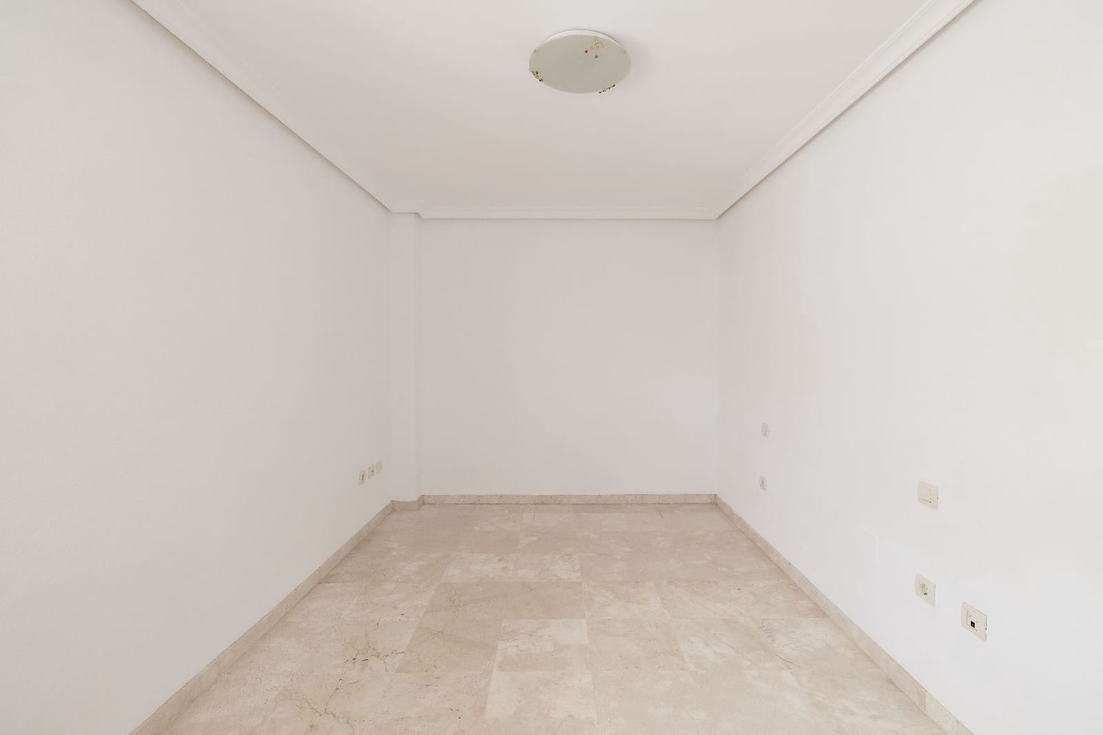 3 Zimmer Wohnung zu verkaufen in Estepona mit Garage - 425.000 € (Ref: 10021956)