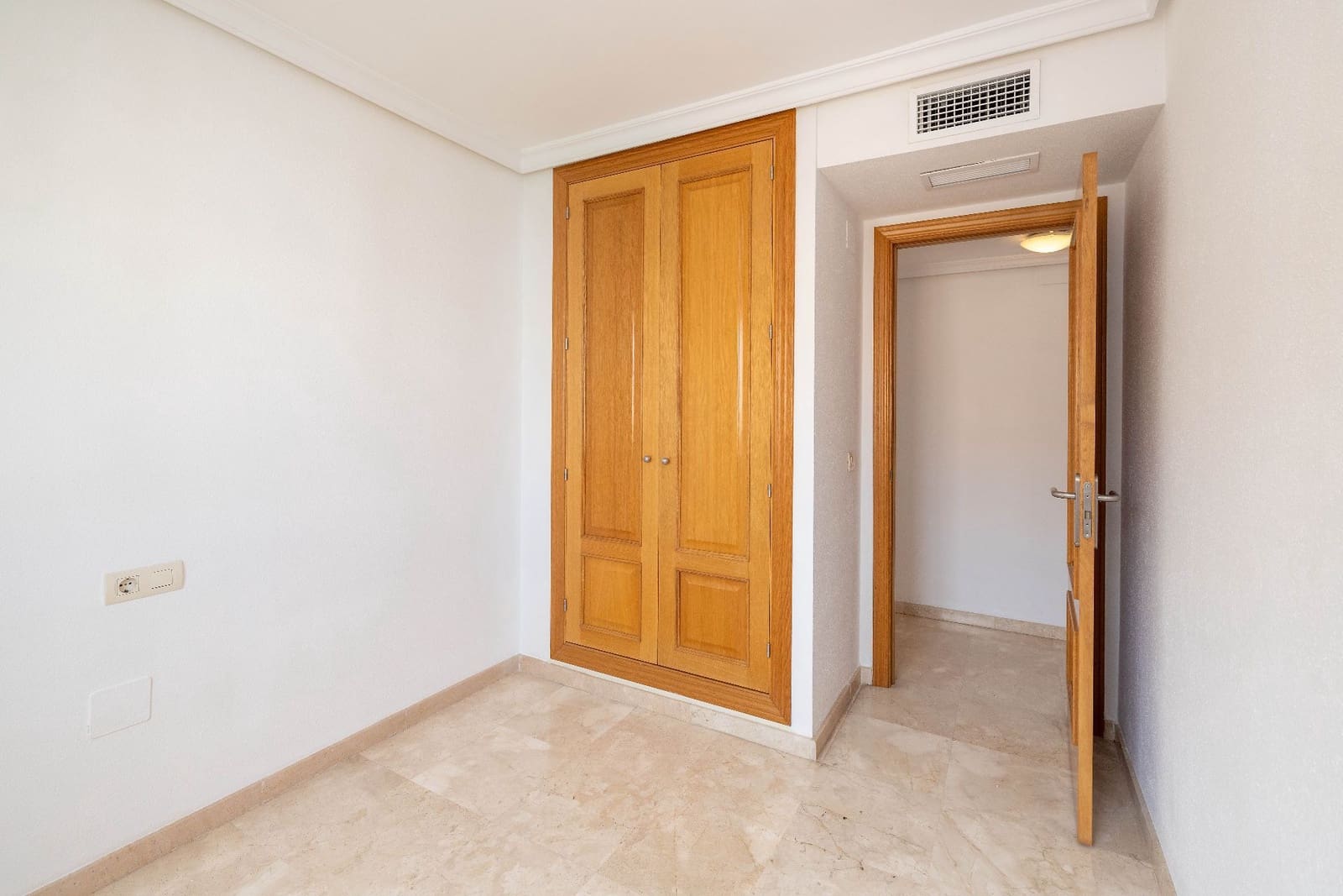 3 Zimmer Wohnung zu verkaufen in Estepona mit Garage - 425.000 € (Ref: 10021956)