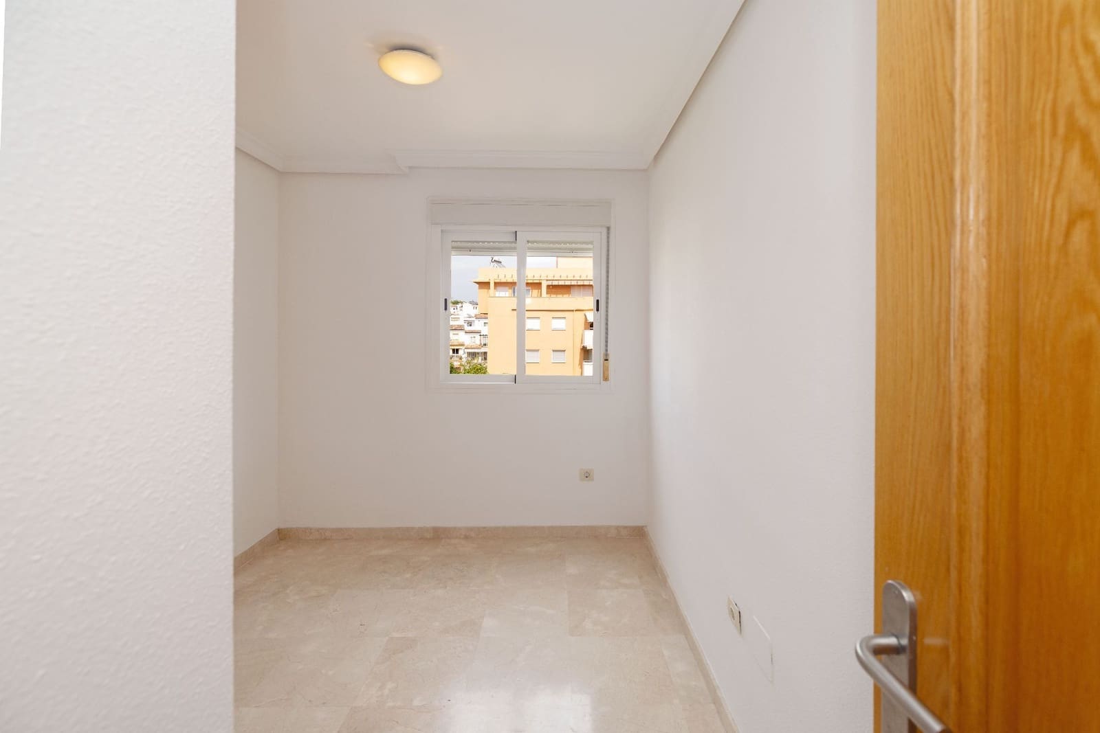 3 Zimmer Wohnung zu verkaufen in Estepona mit Garage - 425.000 € (Ref: 10021956)