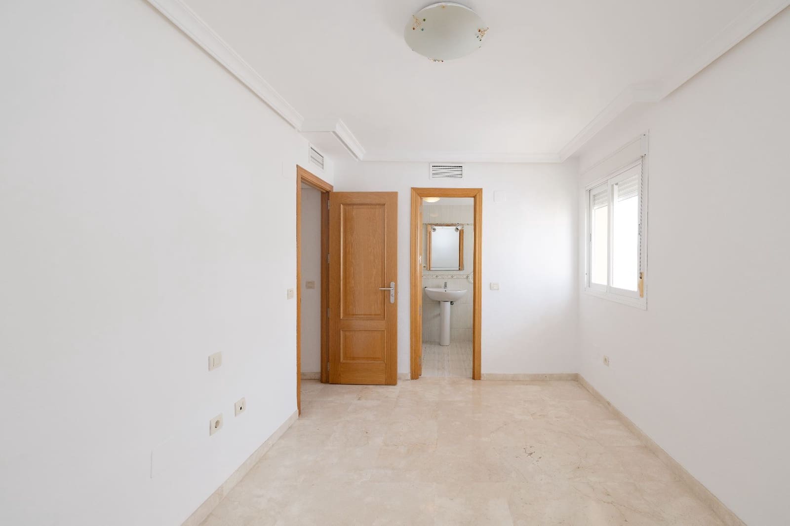 3 Zimmer Wohnung zu verkaufen in Estepona mit Garage - 425.000 € (Ref: 10021956)