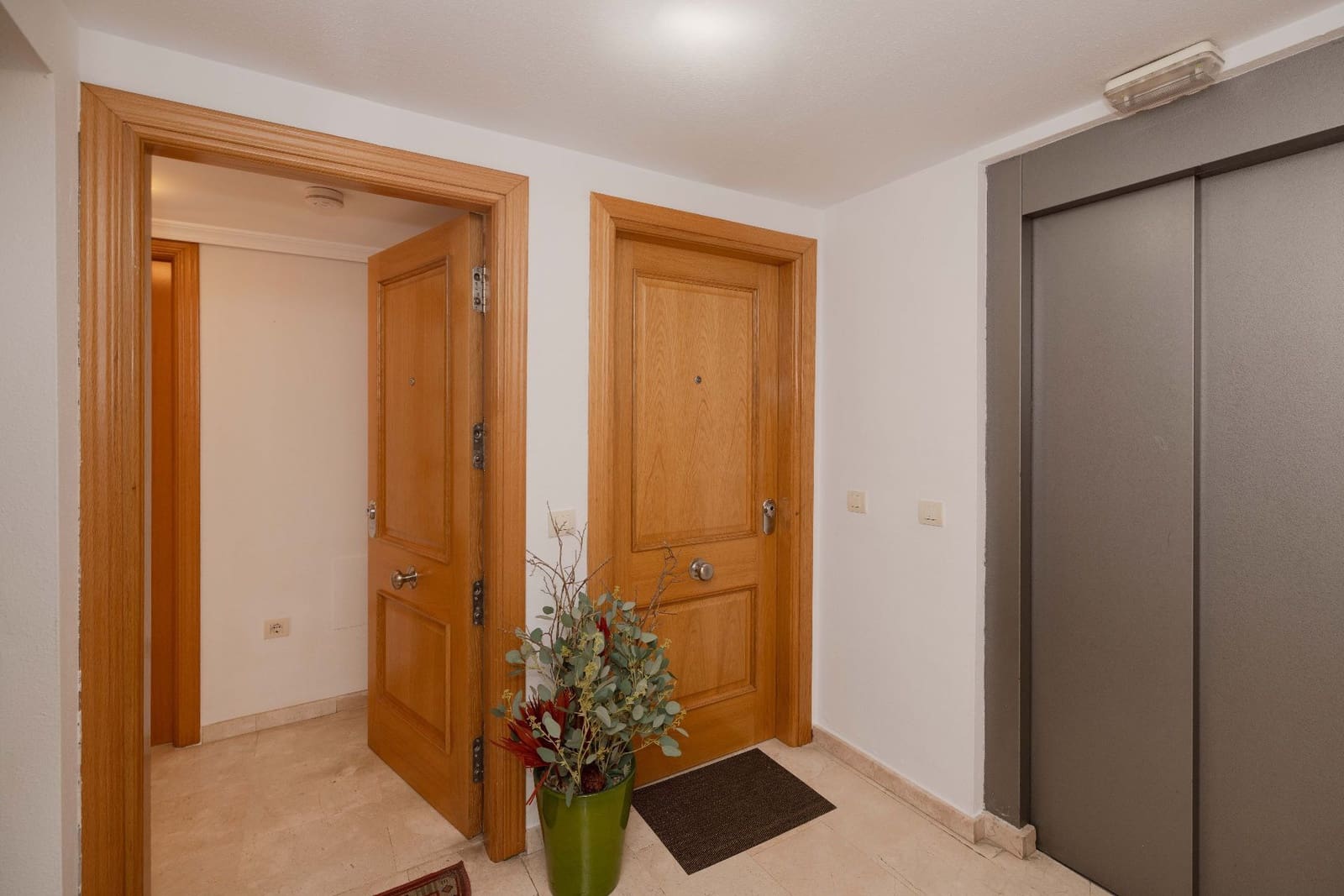 3 Zimmer Wohnung zu verkaufen in Estepona mit Garage - 425.000 € (Ref: 10021956)