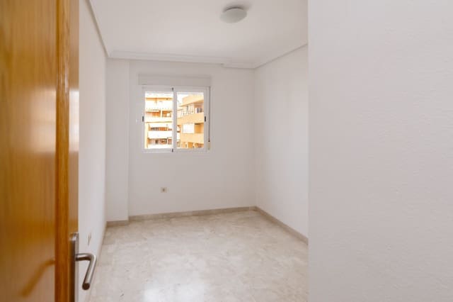 3 Zimmer Wohnung zu verkaufen in Estepona mit Garage - 425.000 € (Ref: 10021956)