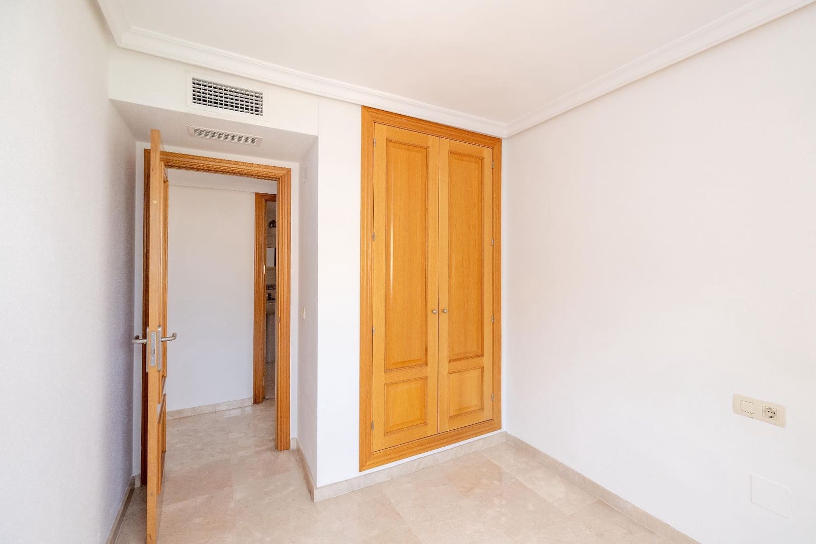 3 Zimmer Wohnung zu verkaufen in Estepona mit Garage - 425.000 € (Ref: 10021956)