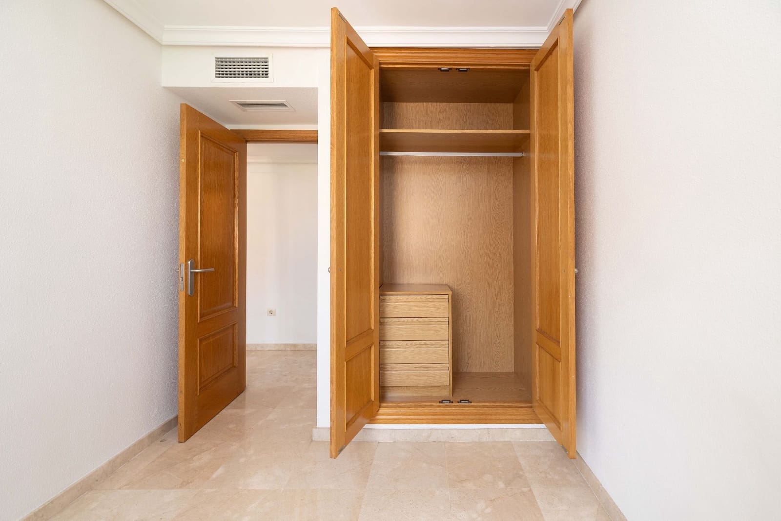 3 Zimmer Wohnung zu verkaufen in Estepona mit Garage - 425.000 € (Ref: 10021956)