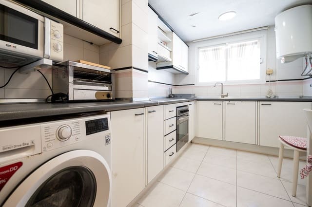 3 chambre Appartement à vendre à Sant Antoni de Portmany avec garage - 567 000 € (Ref: 10030001)