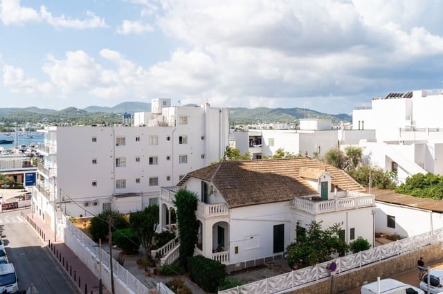 3 chambre Appartement à vendre à Sant Antoni de Portmany avec garage - 567 000 € (Ref: 10030001)