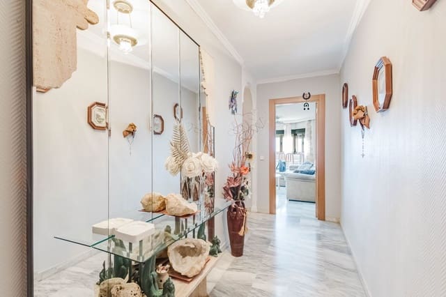 4 makuuhuone Asunto myytävänä paikassa Cortijo Alto, Málaga kaupunki mukana 
autotalli - 450 000 € (Ref: 10030003)