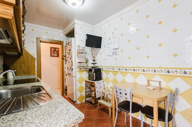 4 makuuhuone Asunto myytävänä paikassa Cortijo Alto, Málaga kaupunki mukana 
autotalli - 450 000 € (Ref: 10030003)