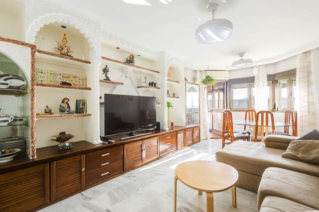 4 makuuhuone Asunto myytävänä paikassa Cortijo Alto, Málaga kaupunki mukana 
autotalli - 450 000 € (Ref: 10030003)
