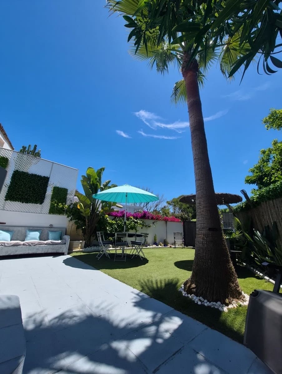 3 bedroom Semi-detached Villa for sale in Bahia Dorada with pool garage - € 550,000 (Ref: 10031440)