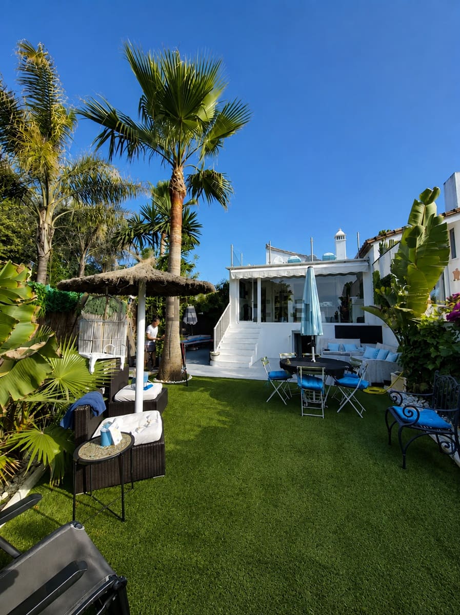 3 bedroom Semi-detached Villa for sale in Bahia Dorada with pool garage - € 550,000 (Ref: 10031440)