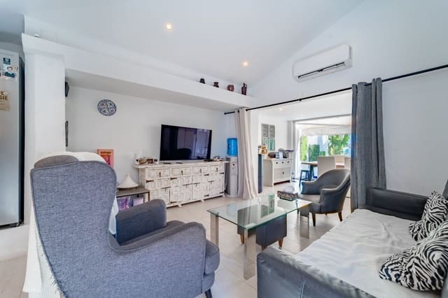 3 camera da letto Villetta Bifamiliare in vendita in Bahía Dorada, Estepona con piscina garage - 550.000 € (Rif: 10031440)