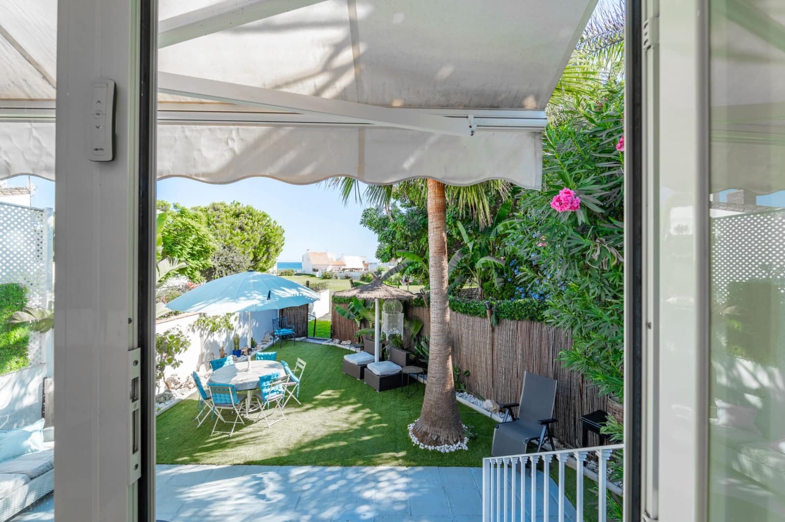3 chambre Villa/Maison Semi-Mitoyenne à vendre à Bahia Dorada avec piscine garage - 550 000 € (Ref: 10031440)