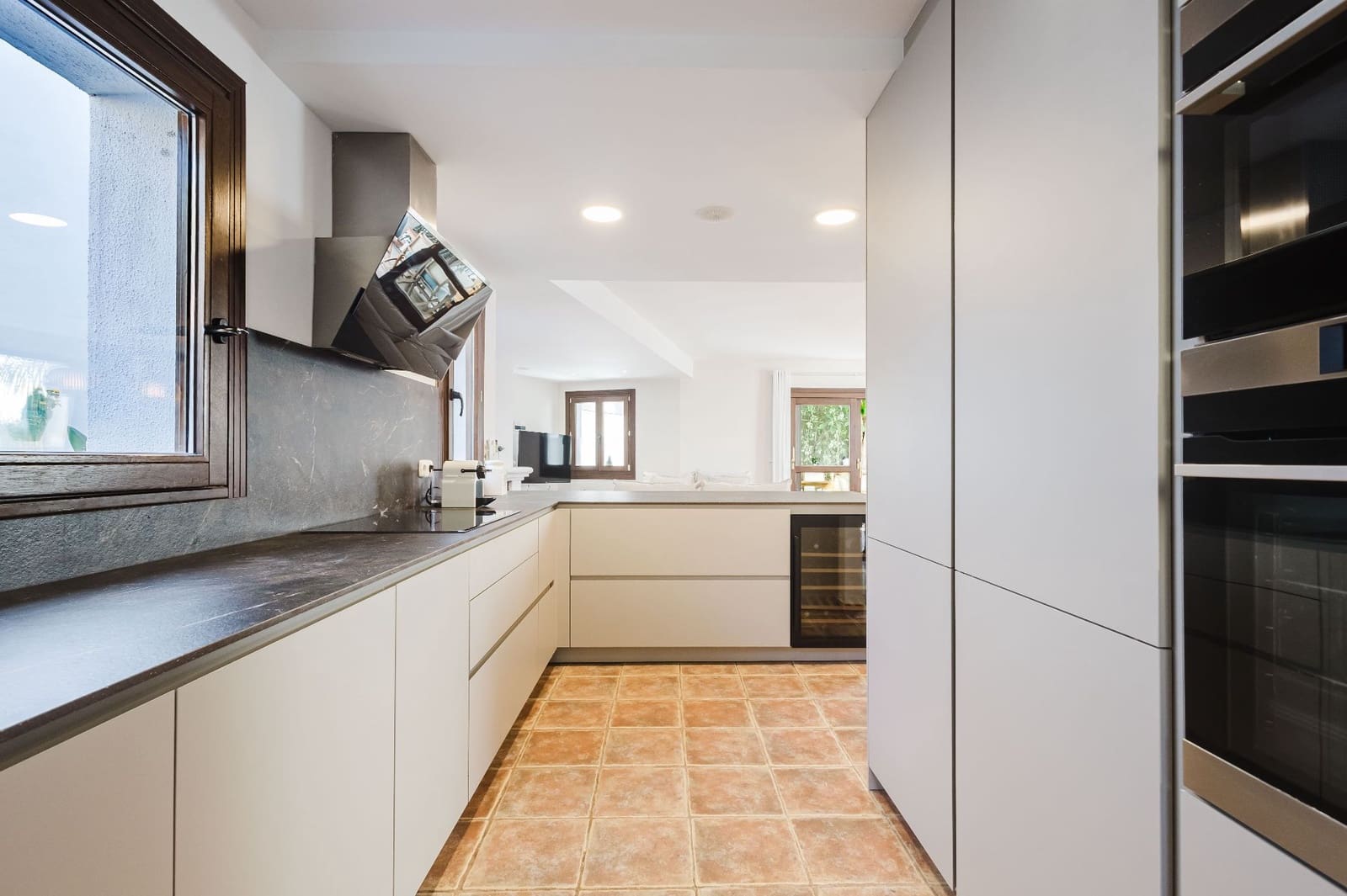 3 soveværelse Bungalow til salg i El Paraiso med swimmingpool garage - € 697.000 (Ref: 10031442)