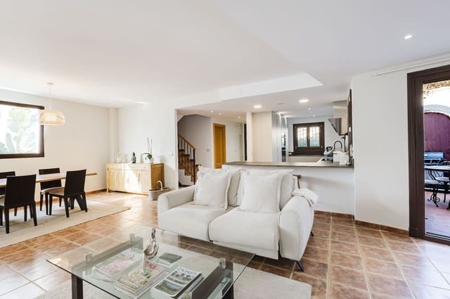 3 camera da letto Bungalow in vendita in El Paraiso, Estepona con piscina garage - 697.000 € (Rif: 10031442)