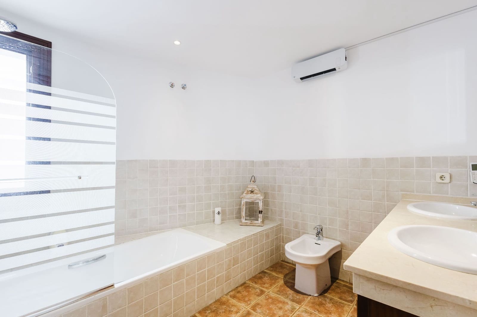 3 soveværelse Bungalow til salg i El Paraiso med swimmingpool garage - € 697.000 (Ref: 10031442)