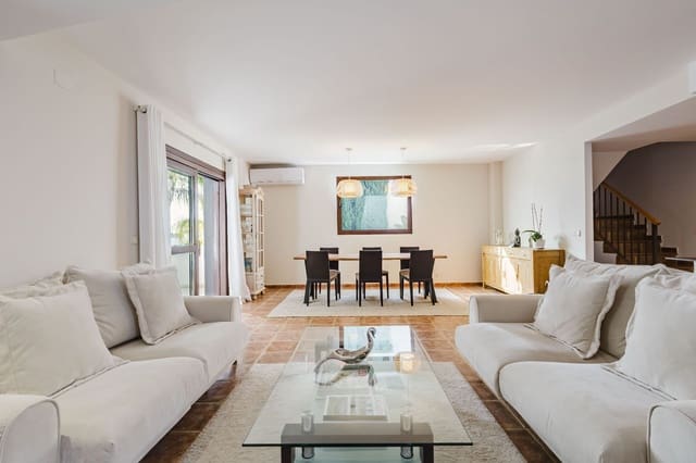 3 camera da letto Bungalow in vendita in El Paraiso, Estepona con piscina garage - 697.000 € (Rif: 10031442)