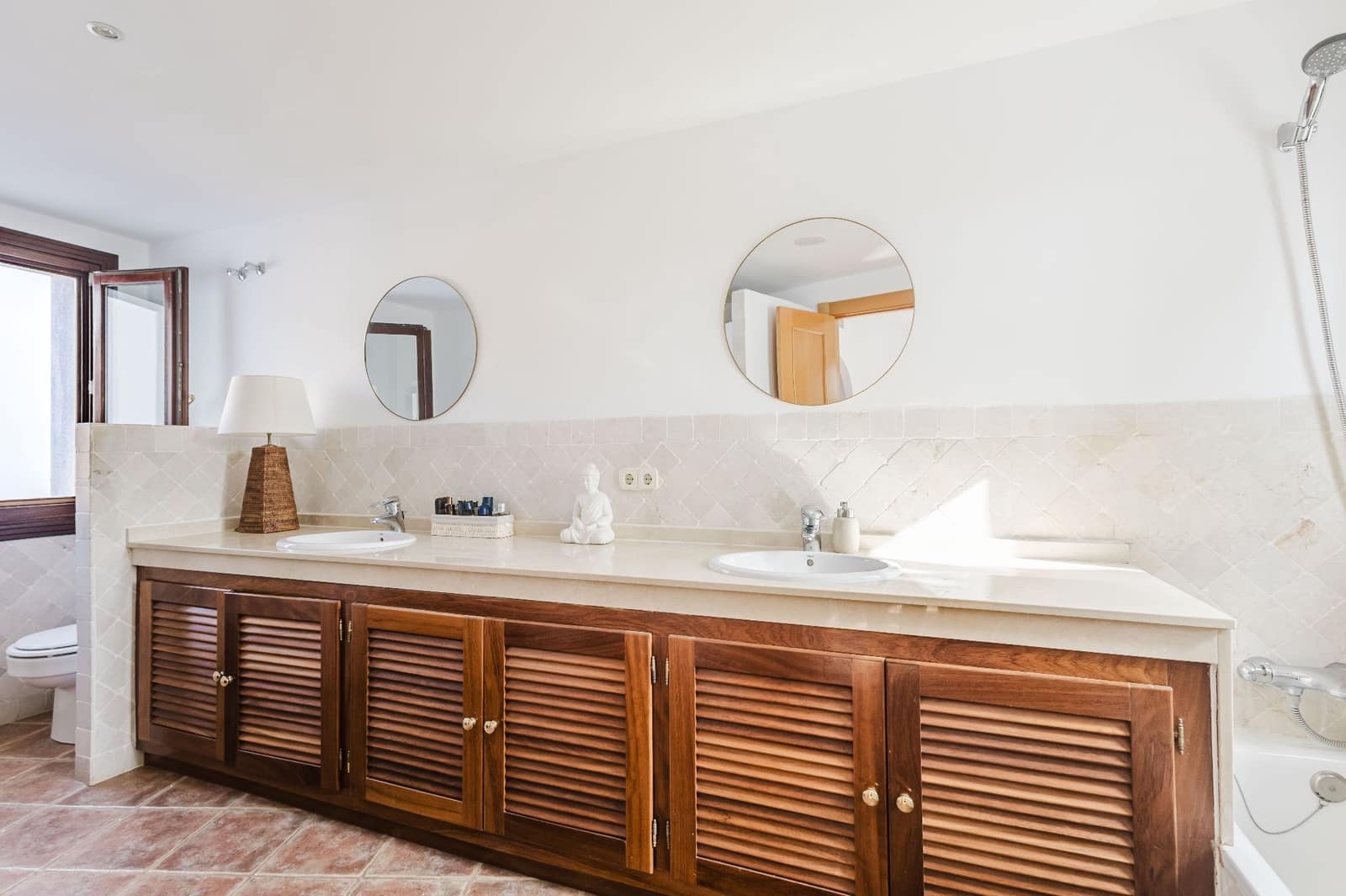 3 soveværelse Bungalow til salg i El Paraiso med swimmingpool garage - € 697.000 (Ref: 10031442)