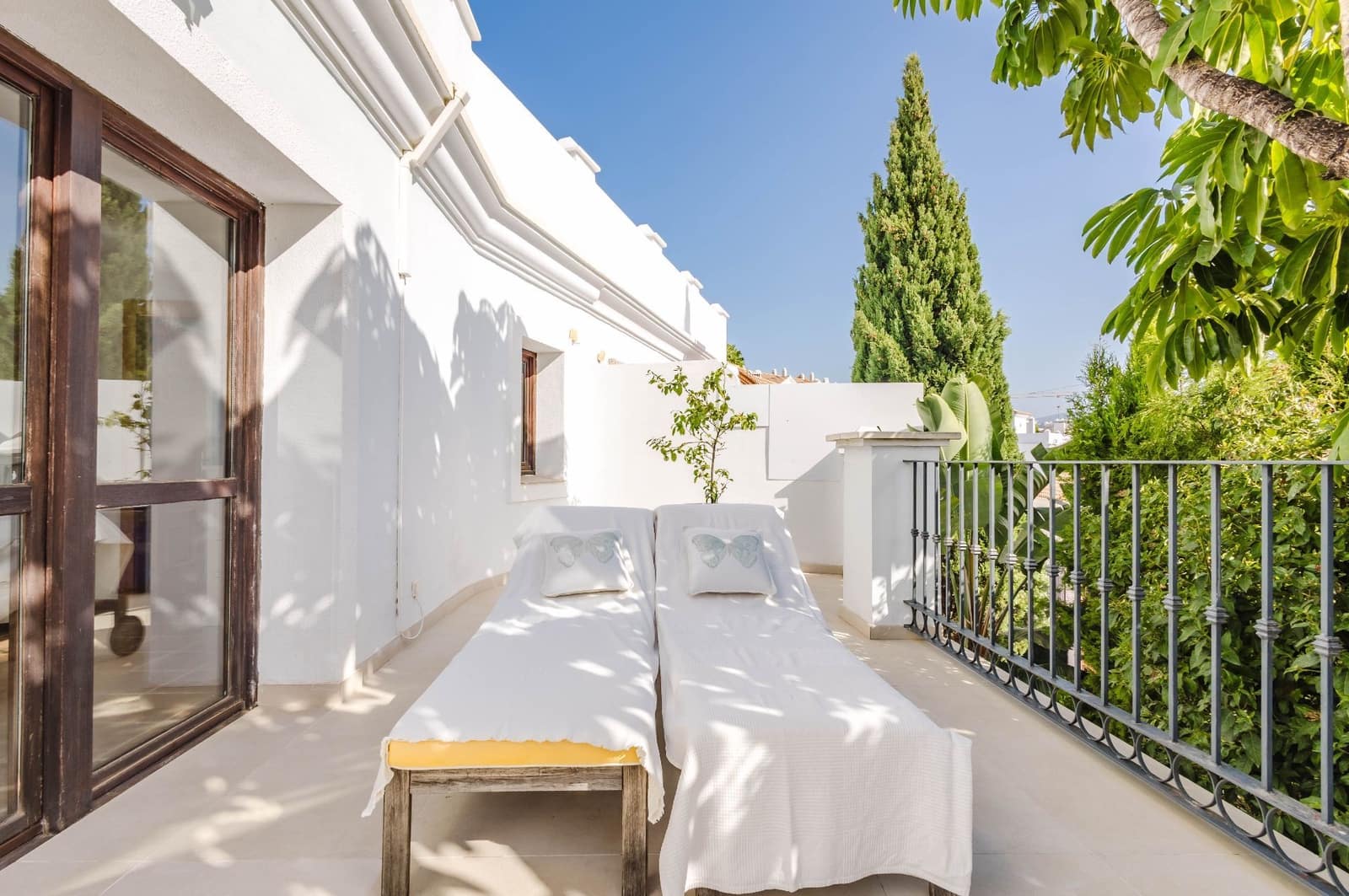 3 soveværelse Bungalow til salg i El Paraiso med swimmingpool garage - € 697.000 (Ref: 10031442)